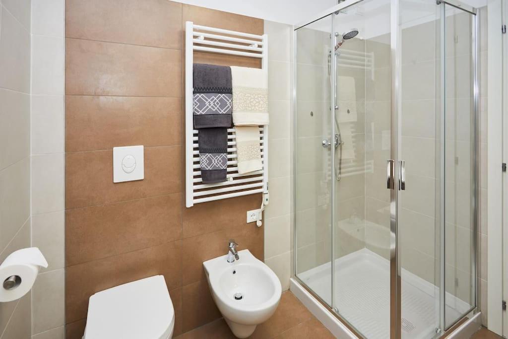 Center Aviano Comfort Suite Free Parking Wifi Exteriör bild