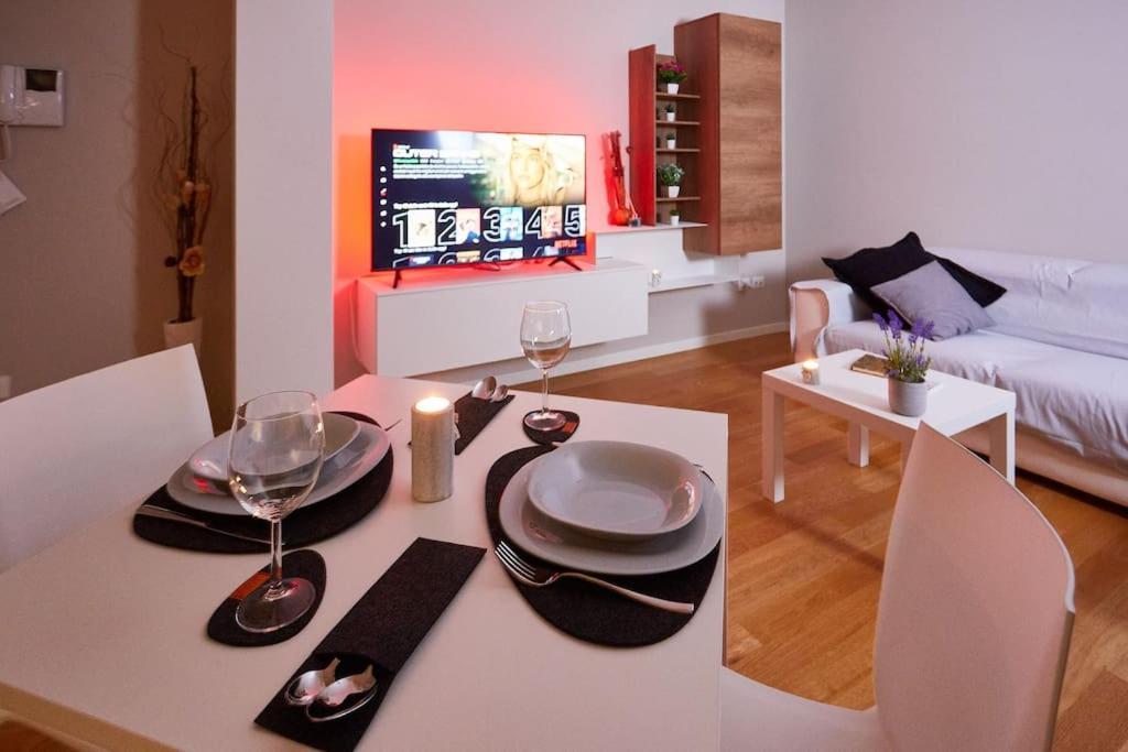 Center Aviano Comfort Suite Free Parking Wifi Exteriör bild