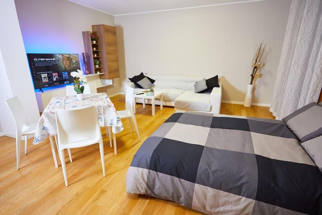 Center Aviano Comfort Suite Free Parking Wifi Exteriör bild